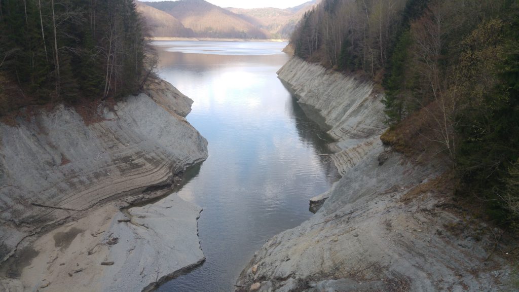 Lacul Vidraru dinspre cascada